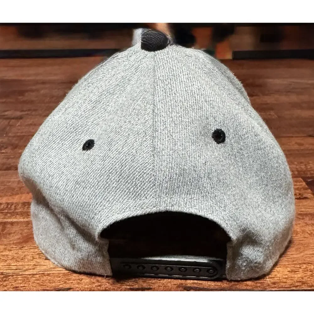 Disney Mickey Mouse baseball cap gray & Black Adult Size